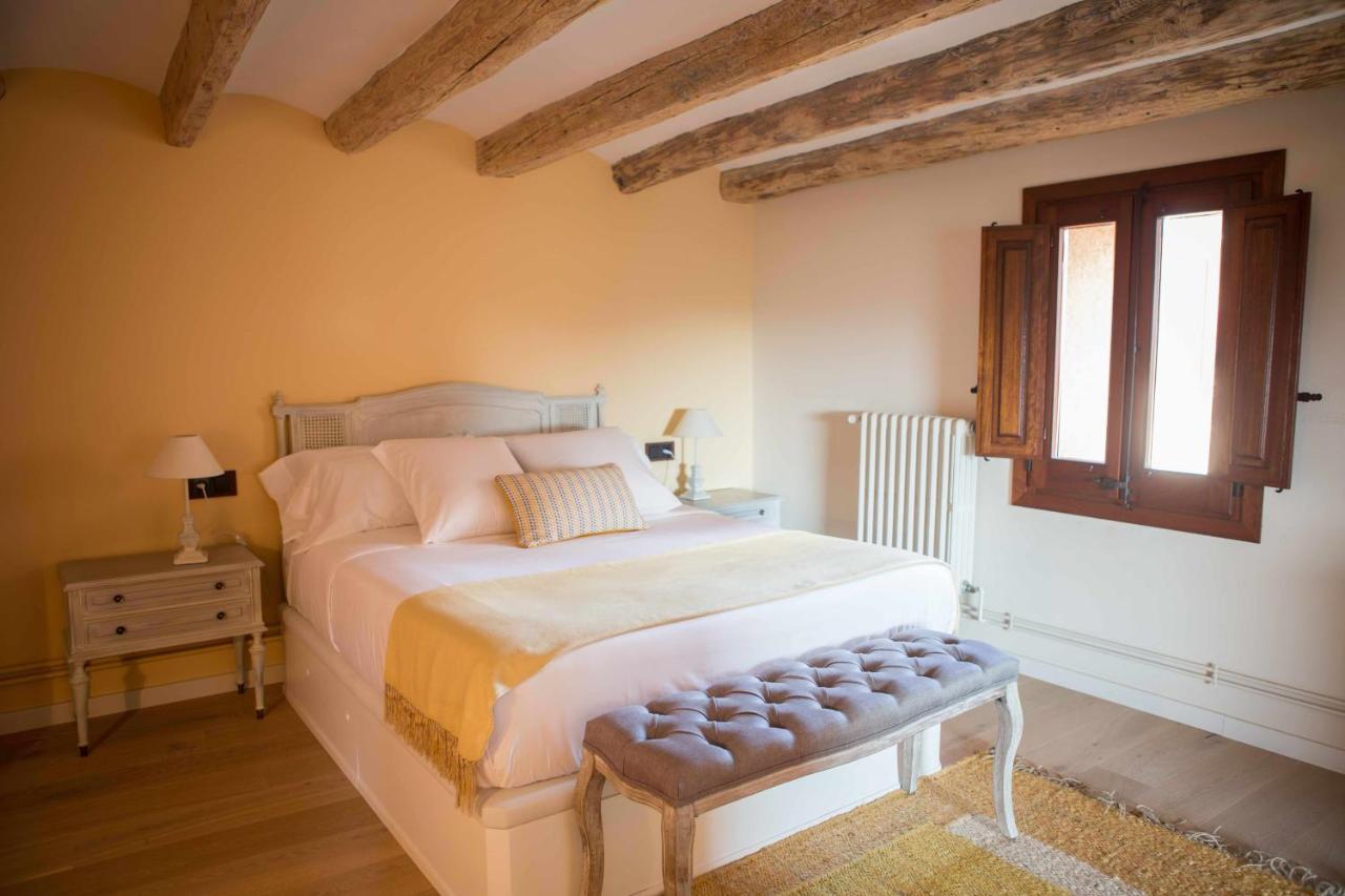 Casa Rural Masia Les Apieres El Pla de Manlleu 외부 사진